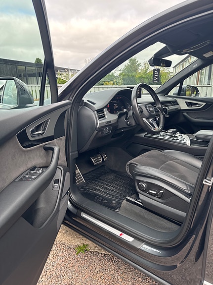 Audi Q7 10 of 19