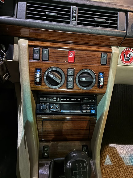Mercedes-Benz 300 CE 9 of 9