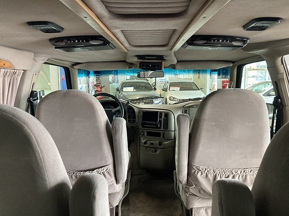 GMC Safari 13 of 17