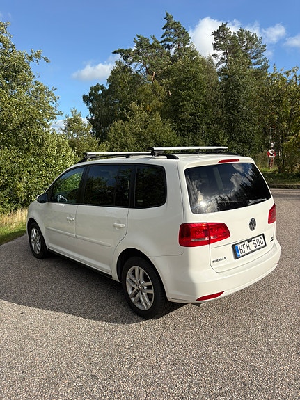 Volkswagen Touran 3 of 7