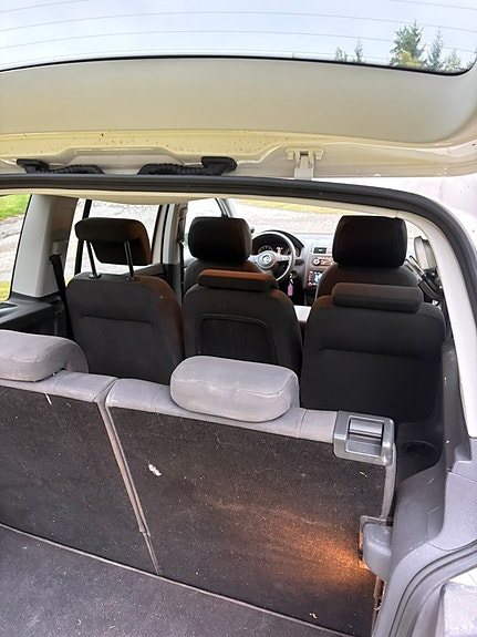 Volkswagen Touran 7 of 7