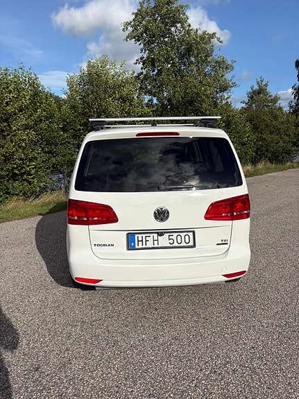 Volkswagen Touran 4 of 7