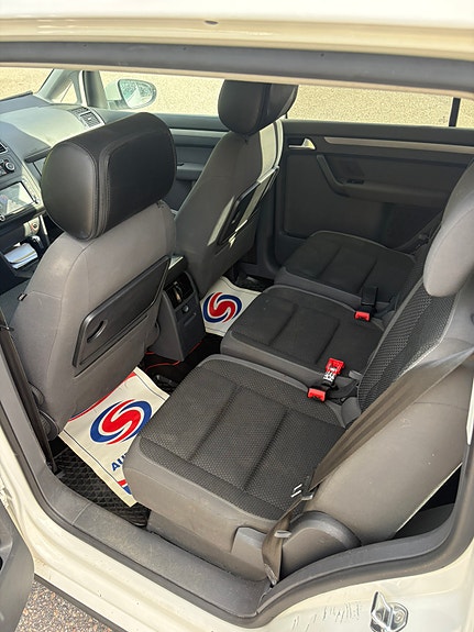 Volkswagen Touran 7 of 7