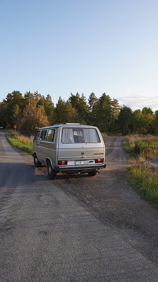 Volkswagen Caravelle 3 of 7