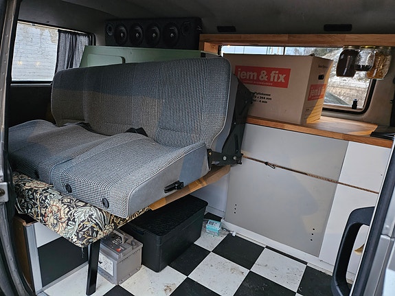 Volkswagen Caravelle 7 of 7
