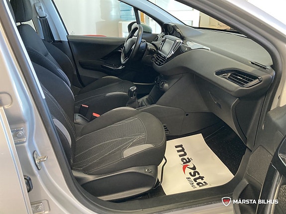 Peugeot 208 8 of 19