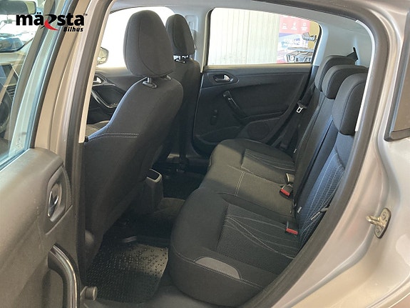 Peugeot 208 11 of 19
