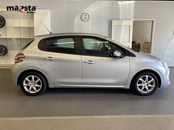 Peugeot 208 7 of 19