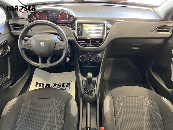 Peugeot 208 14 of 19