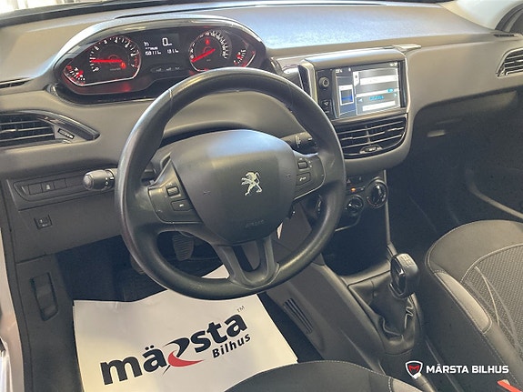 Peugeot 208 13 of 19