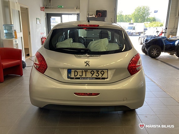 Peugeot 208 6 of 19