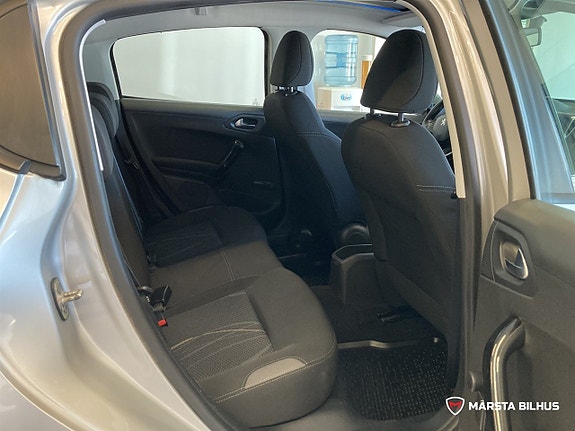 Peugeot 208 10 of 19