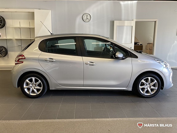Peugeot 208 7 of 19