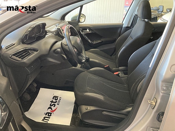Peugeot 208 9 of 19