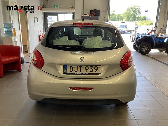 Peugeot 208 6 of 19