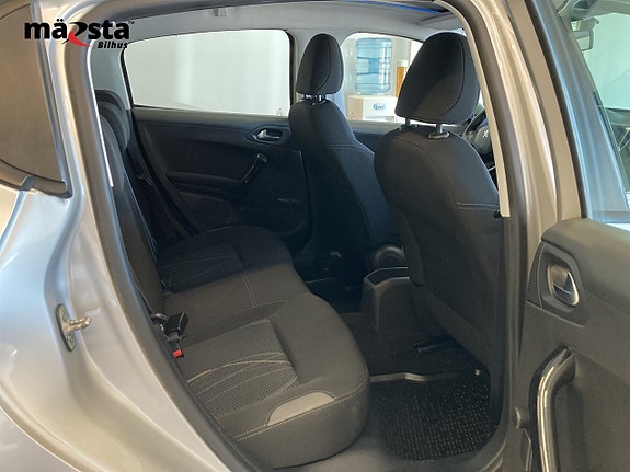 Peugeot 208 10 of 19