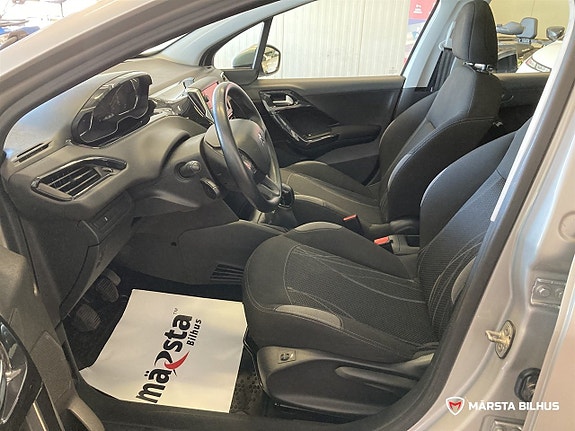 Peugeot 208 9 of 19