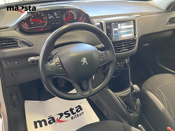 Peugeot 208 13 of 19