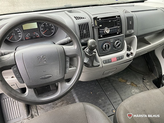 Peugeot Boxer 335 9 of 11