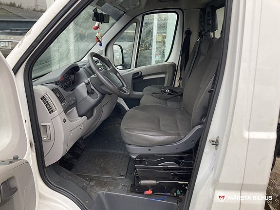 Peugeot Boxer 335 8 of 11