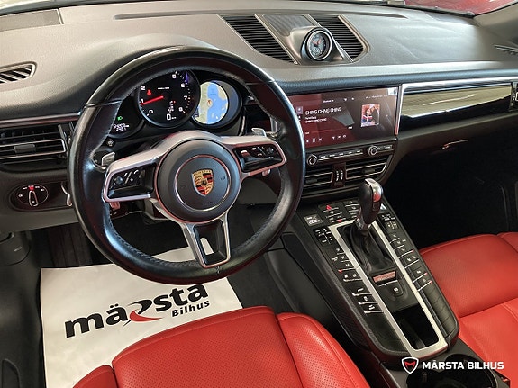 Porsche Macan 13 of 23