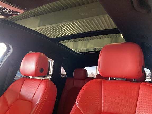 Porsche Macan 11 of 23