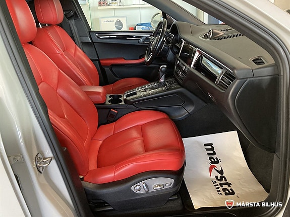 Porsche Macan 7 of 23