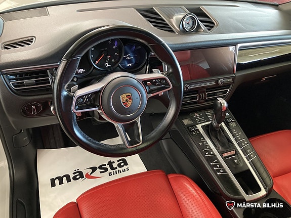 Porsche Macan 12 of 23