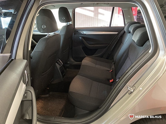 Skoda Octavia 11 of 17