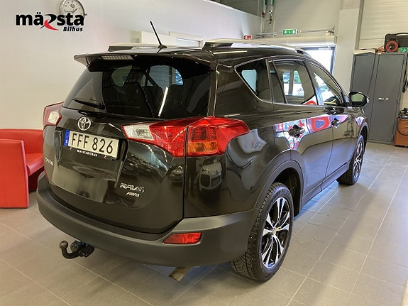 Toyota RAV4 3 of 18
