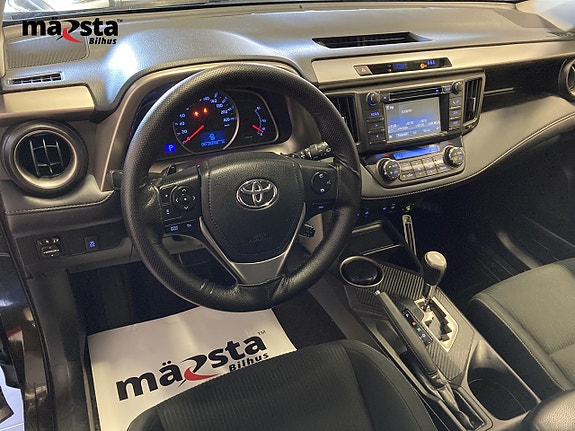 Toyota RAV4 13 of 18