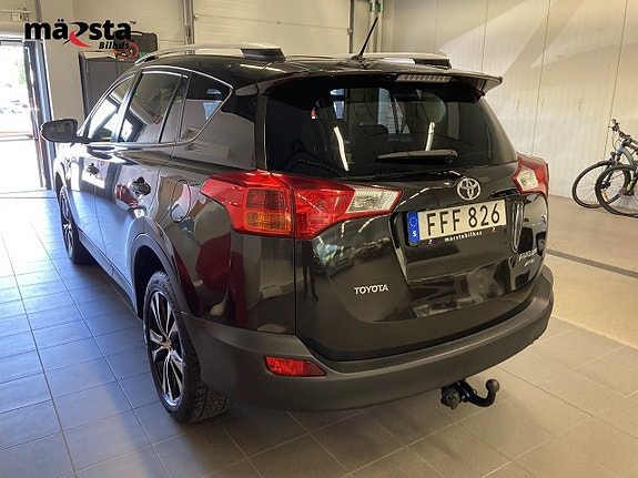 Toyota RAV4 4 of 18