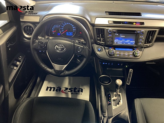 Toyota RAV4 15 of 18