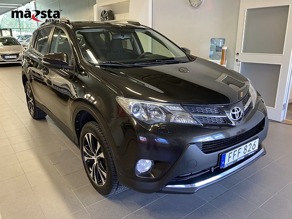 Toyota RAV4 2 of 18