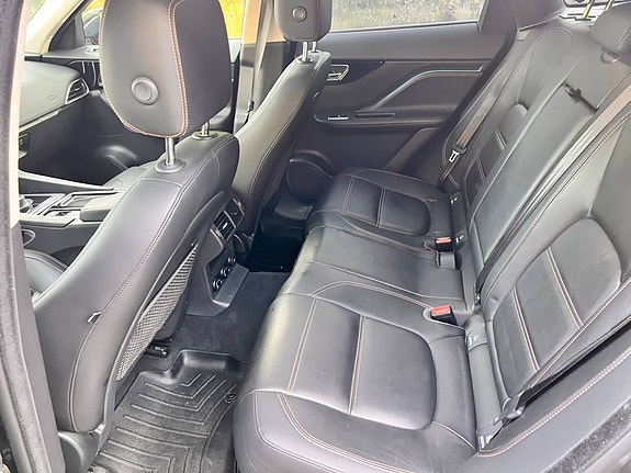 Jaguar F-PACE 17 of 22