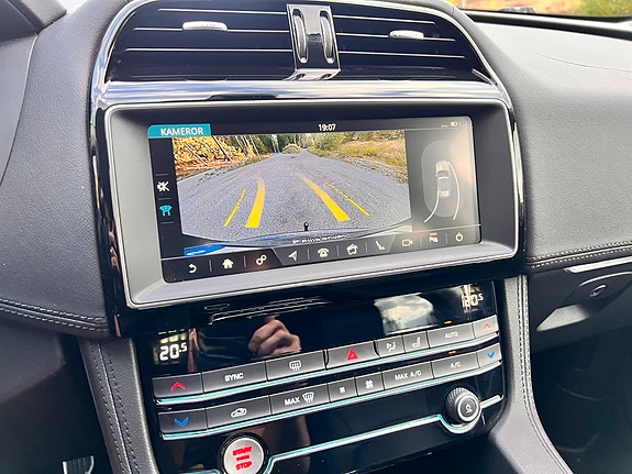 Jaguar F-PACE 14 of 22