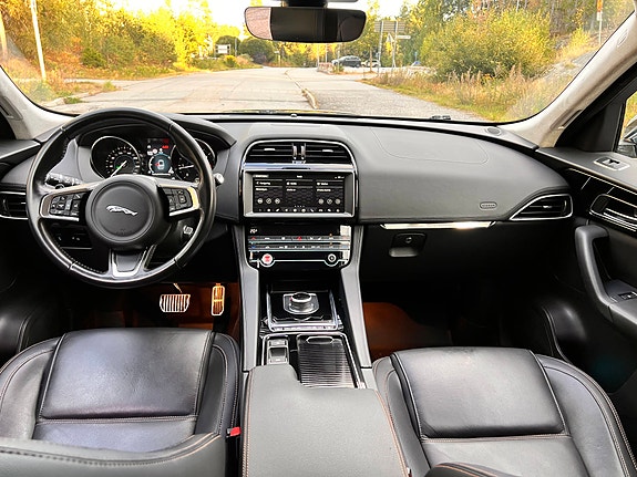 Jaguar F-PACE 16 of 22