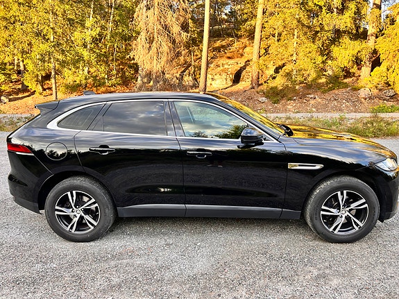 Jaguar F-PACE 5 of 22