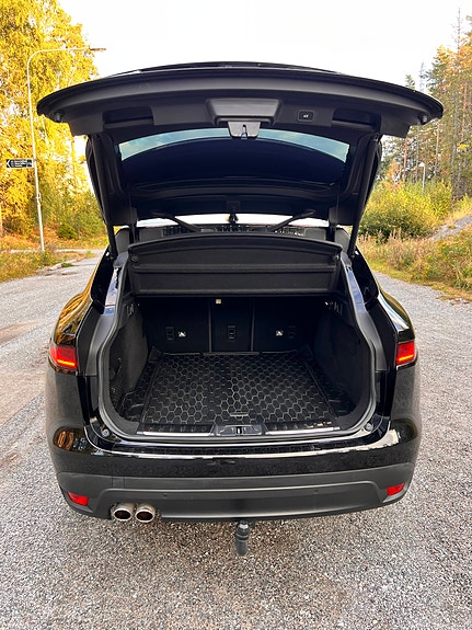 Jaguar F-PACE 9 of 22