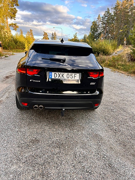 Jaguar F-PACE 8 of 22