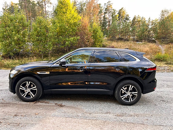 Jaguar F-PACE 4 of 22