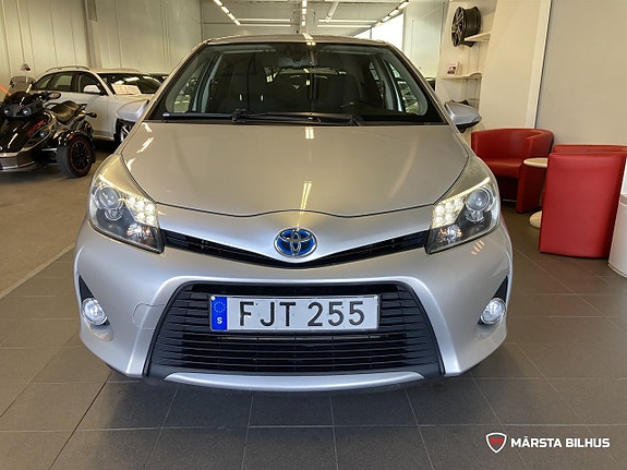 Toyota Yaris 6 of 16