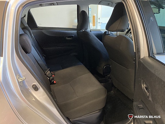Toyota Yaris 10 of 16