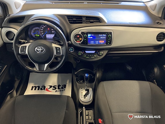 Toyota Yaris 14 of 16