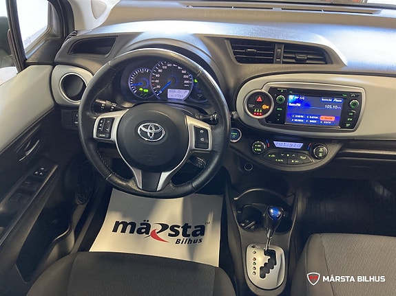 Toyota Yaris 15 of 16