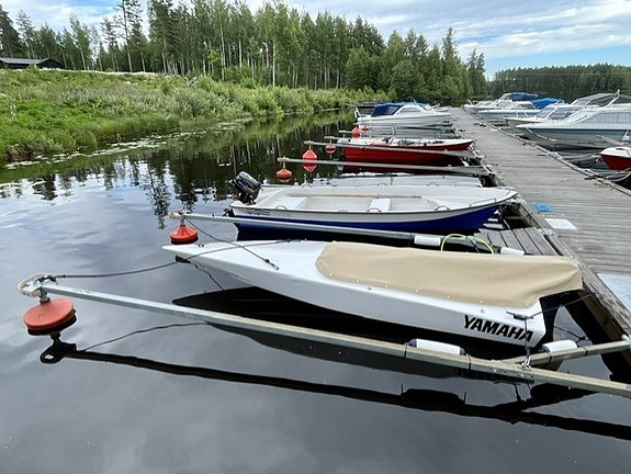 Mycket fin Fugetive 3,80 sport-/tävlingsbåt 5 of 8