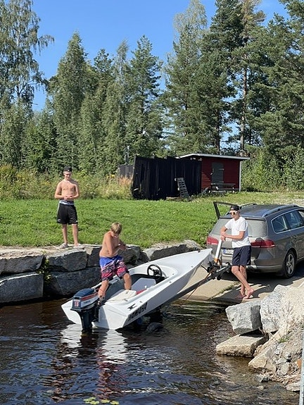 Mycket fin Fugetive 3,80 sport-/tävlingsbåt 4 of 8