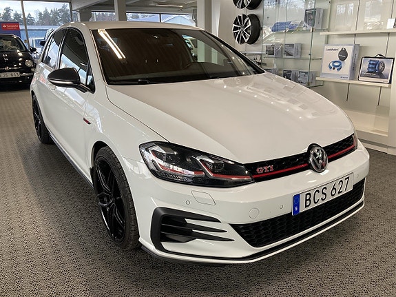 Volkswagen Golf I 2 of 17