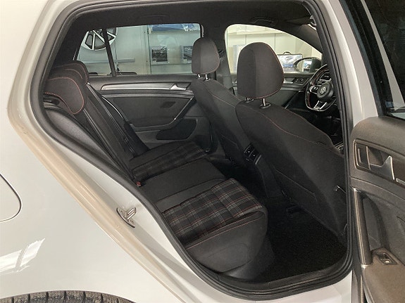 Volkswagen Golf I 9 of 17