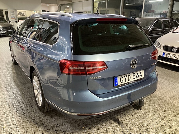 Volkswagen Passat 4 of 22